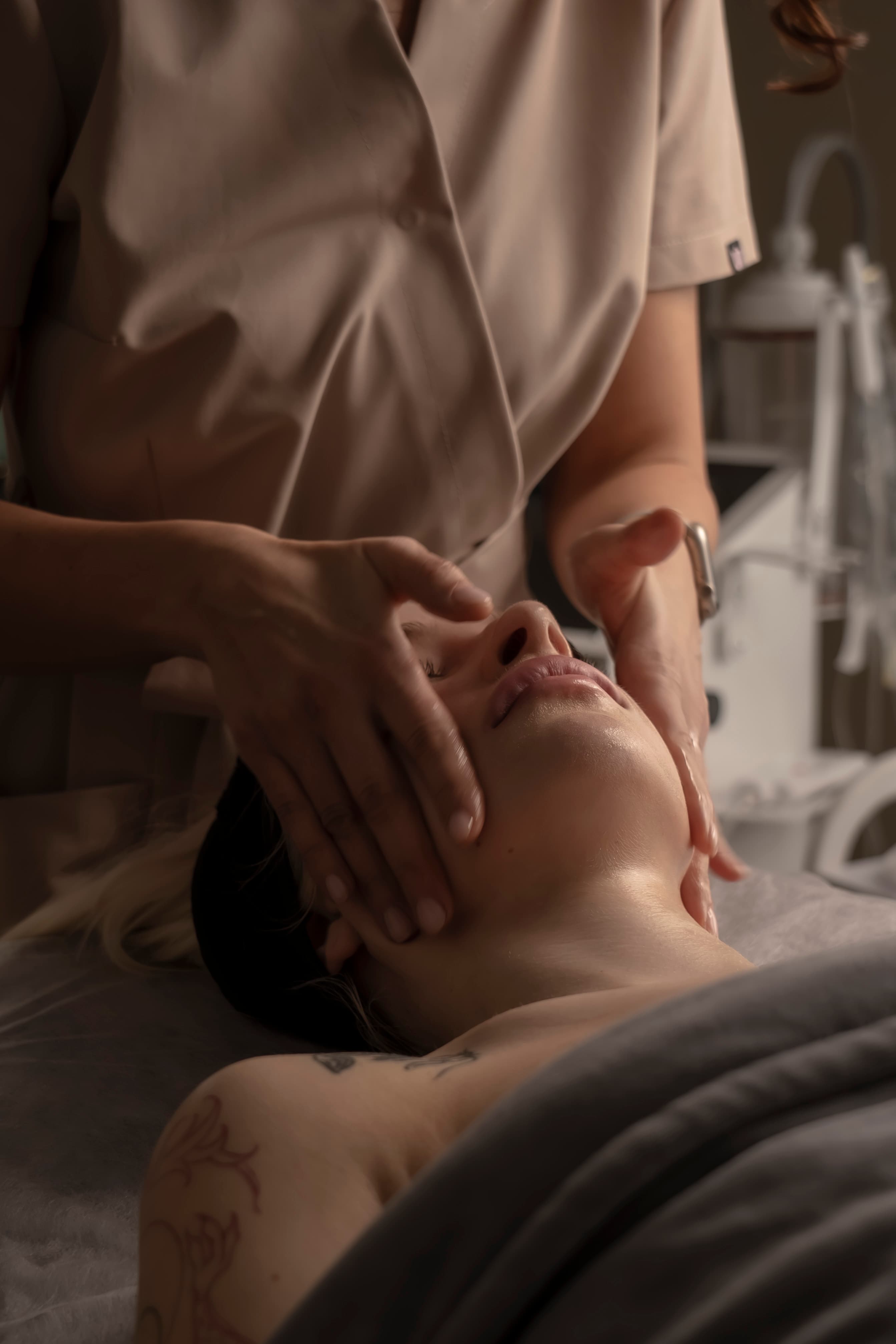 Podstawowa pielęgnacja twarzy + masaż